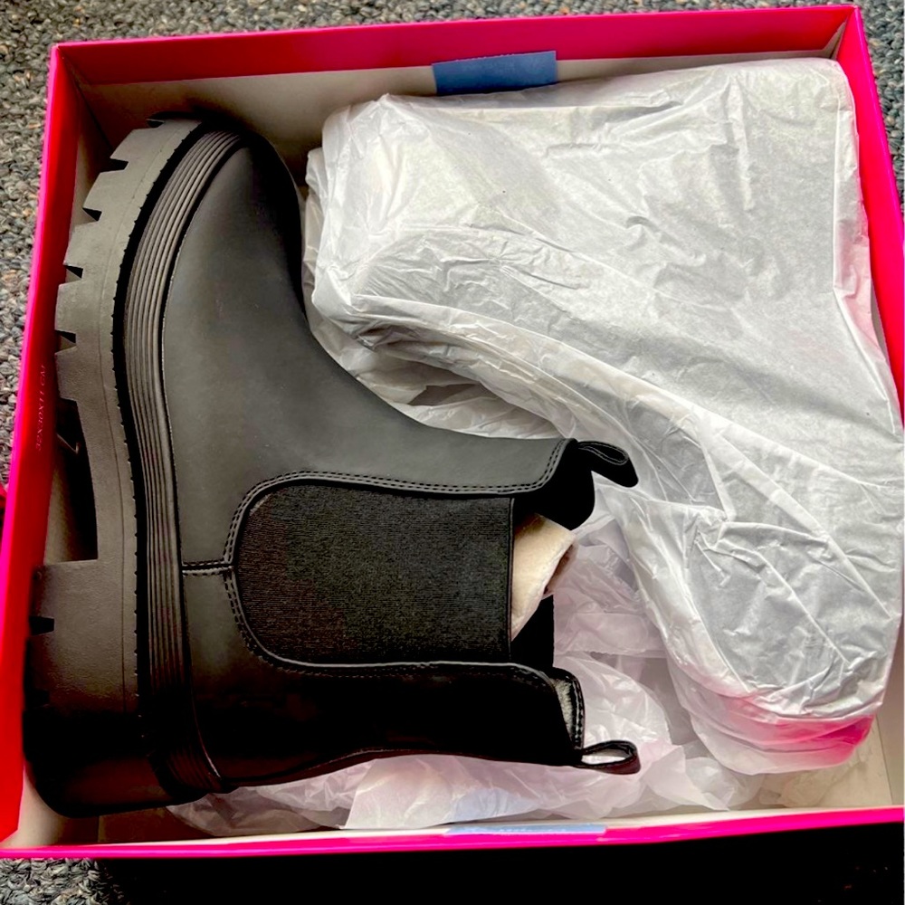 Shoedazzle lug sole bootie